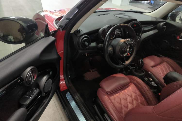 Used MINI MINI 2019 1.5T COOPER Classic Edition
