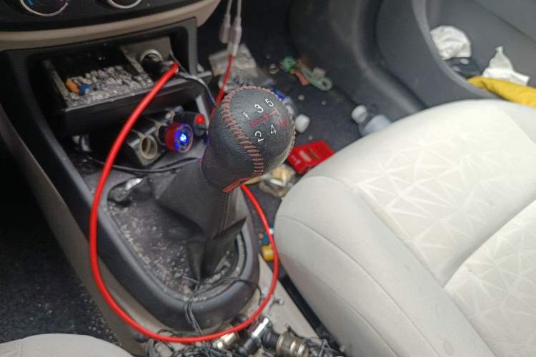 Used FAW Xiali N5 2014 1.3L Manual Comfort Version Gear Lever