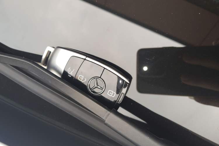 Used Mercedes-Benz E-Class 2021 Restyled E 300 L Luxury Edition
