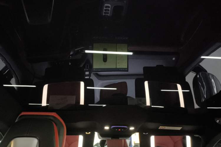 Used Xiaomi Auto SU7 2024 Four-Wheel Drive Ultra-Long Range Advanced Intelligent Driving Max Edition