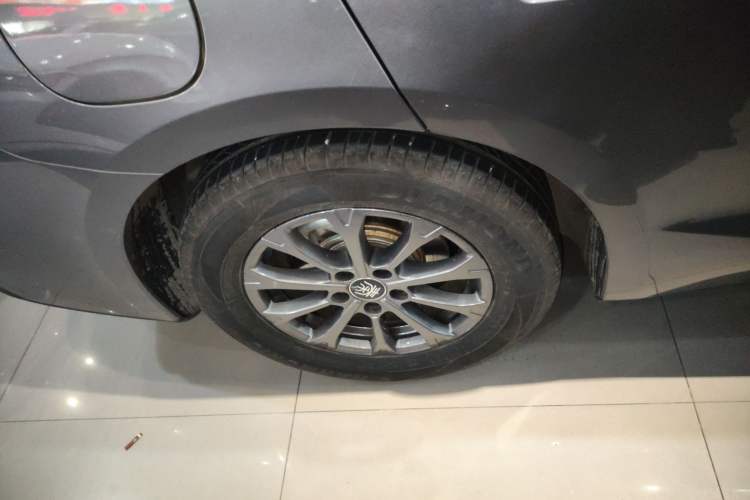 Used BYD Qin L 2025 DM-i Smart Drive 80KM Leading Model Right Rear Wheel Hub