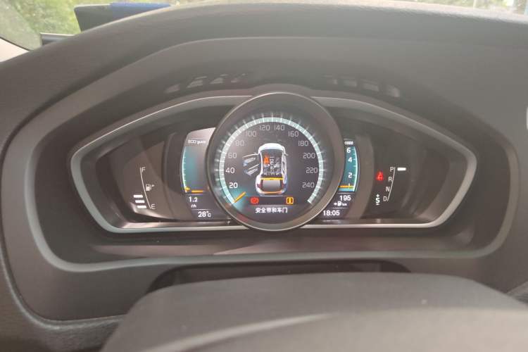 Used Volvo V40 2018 T3 Zhiya Edition
