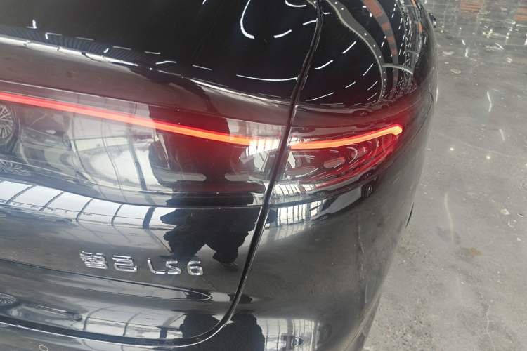 Used IM LS6 2026 Model Range-Extending 66 Max+ Right Rear Taillight