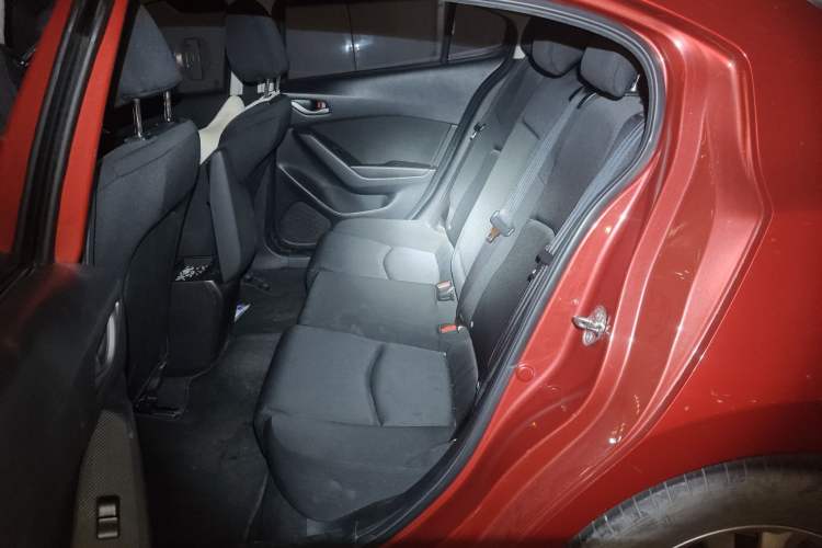 Used Mazda 3 Axela 2017 Hatchback 1.5L Automatic Comfort Model Emission Standard China V
