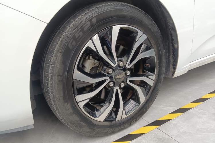 Used Chevrolet Monza 2019 RS 330T Automatic Comfort Edition China VI Standard Left Front Wheel Hub