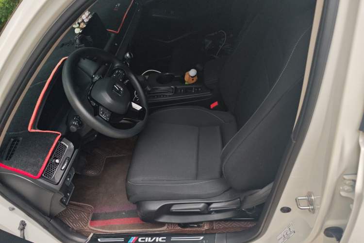 Used Honda Civic 2022 240TURBO CVT Dynamic Edition Left Front Seat