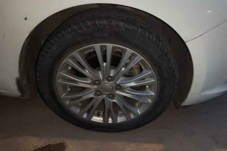 Used Buick GT 2017 15N Automatic Elite Version Right Front Wheel Hub