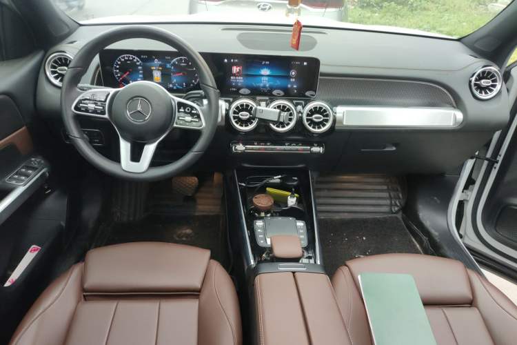 Used Mercedes-Benz GLB 2020 Updated GLB 200 Dynamic Edition Center Console