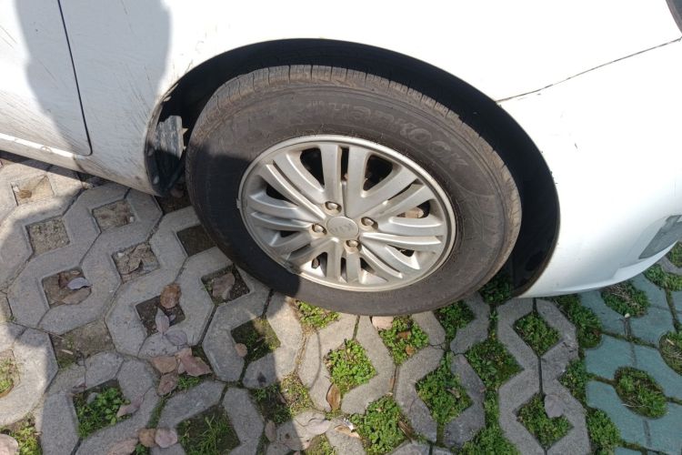 Used Kia K2 2012 Sedan 1.4L MT GLS Commemorative Edition
