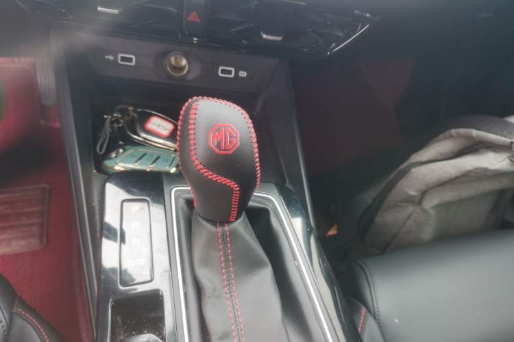 Used MG 5 2023 180 DVVT CVT Luxury Edition Gear Lever