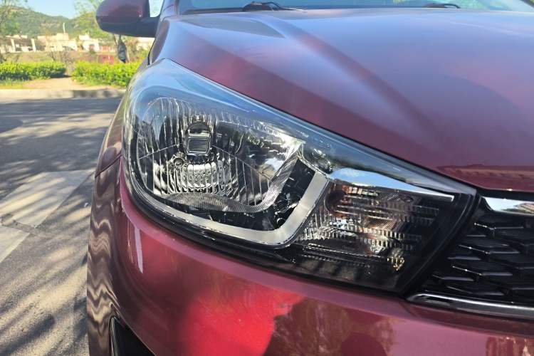 Used Kia Pegas 2017 1.4L Manual Fashion Edition Smart Right Front Headlight