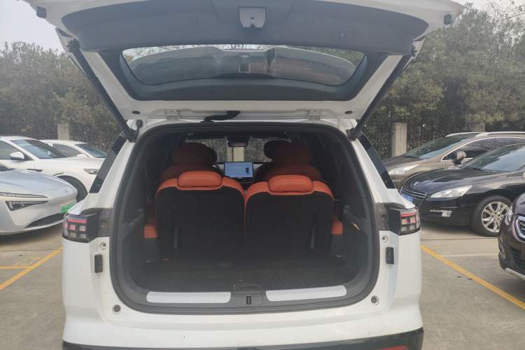 Used Dongfeng eπ eπ008 2024 636Max All-Electric Version 6 Seats