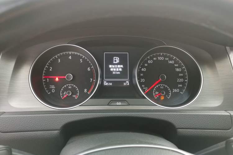 Used Volkswagen Golf 2014 1.4TSI Automatic Luxury Model Instrument Cluster