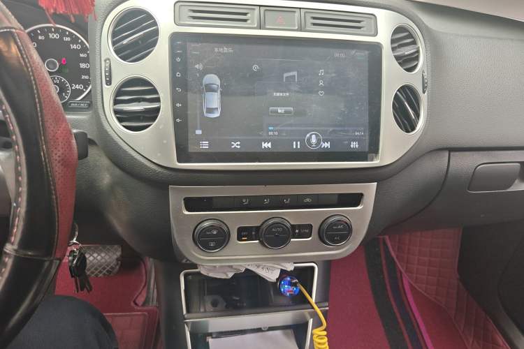 Used Volkswagen Tiguan 2017 300TSI Automatic Two-Wheel Drive Silk Road Comfort Edition Audio And AC Panel