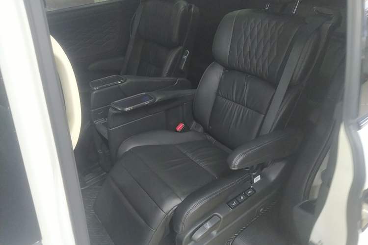 Used Honda Elysion 2022 2.0L eHEV Luxury Edition
