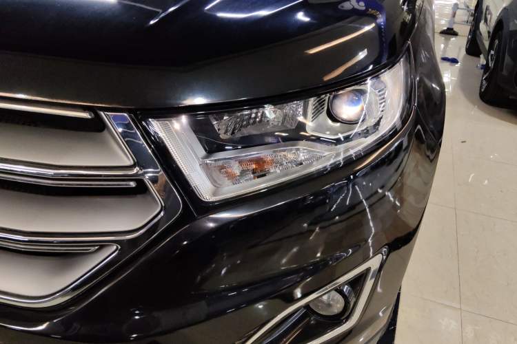 Used Ford Edge 2018 EcoBoost 245 Two-Wheel-Drive Titanium 5-Seater China VI Standard