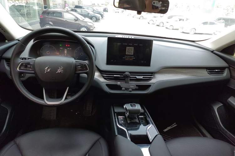 Used Hongqi E-QM5 2022 431 km Charge & Enjoy Edition Center Console