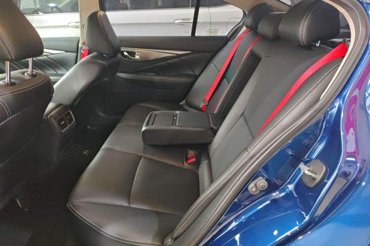 Used Infiniti Q50L 2018 2.0T Enjoyment Version China VI Standard