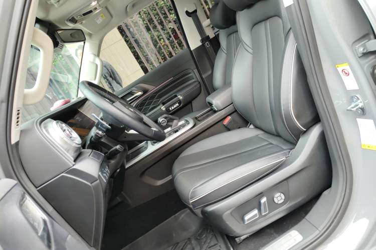 Used Tank 300 2023 City Edition 2.0T—Stylish as Ever Left Front Seat