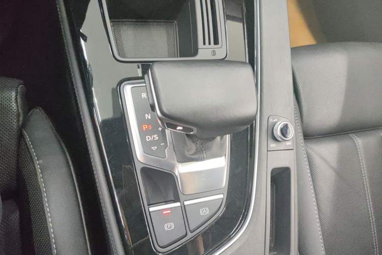 Used Audi A4L 2023 40 TFSI Luxury Dynamic Model