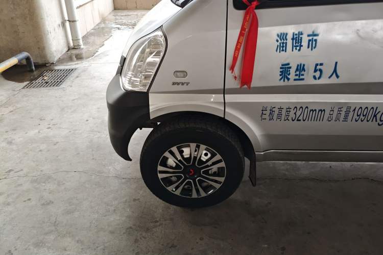 Used Wuling Rongguang Small Truck 2020 1.5L Base Version China VI Standard Double-Cab L3C Exterior 4