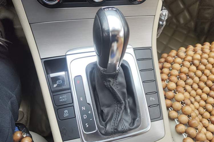 Used Volkswagen Magotan 2012 Revised Version 1.8TSI Leading Edition Gear Lever