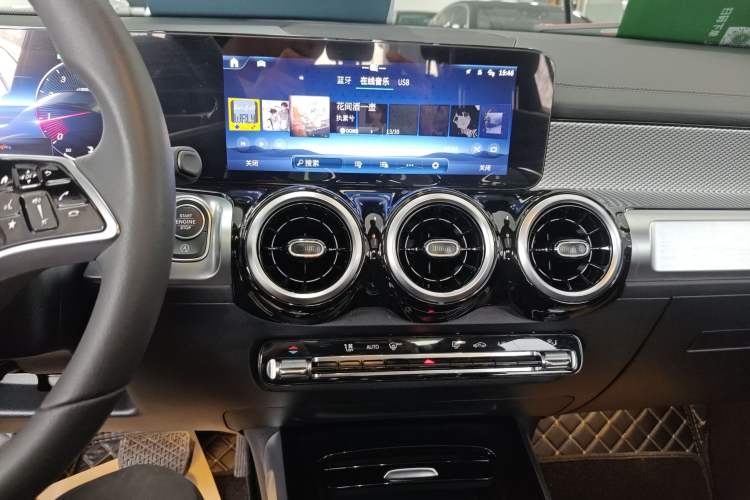 Used Mercedes-Benz GLB 2024 Refresh GLB 200 Fashion Edition