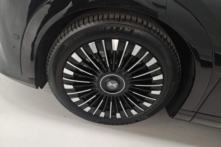 Used XPeng X9 2025 740 Ultra-Long Range Max