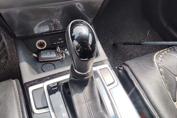 Used Hyundai Mistra 2016 1.8L Automatic Smart GLS Gear Lever