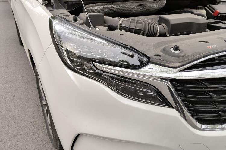 Used Buick GL8 2021 ES Land Cruiser 653T Luxury Edition Right Front Headlight