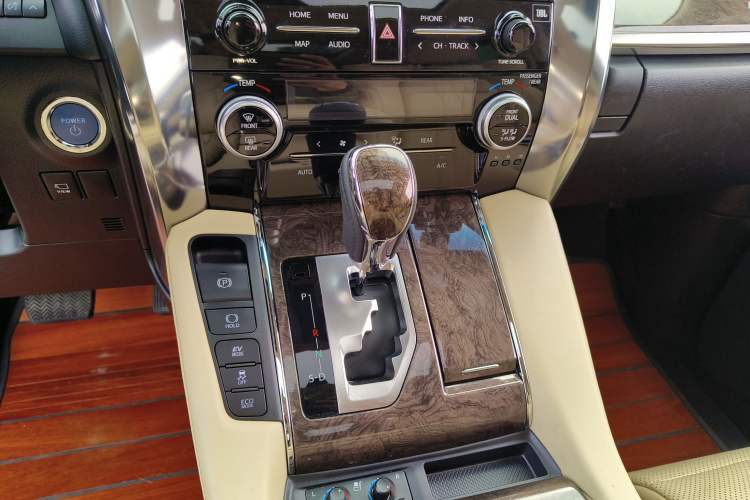 Used Toyota Vellfire 2021 Crown Dual-Engine 2.5L HV Supreme Edition
