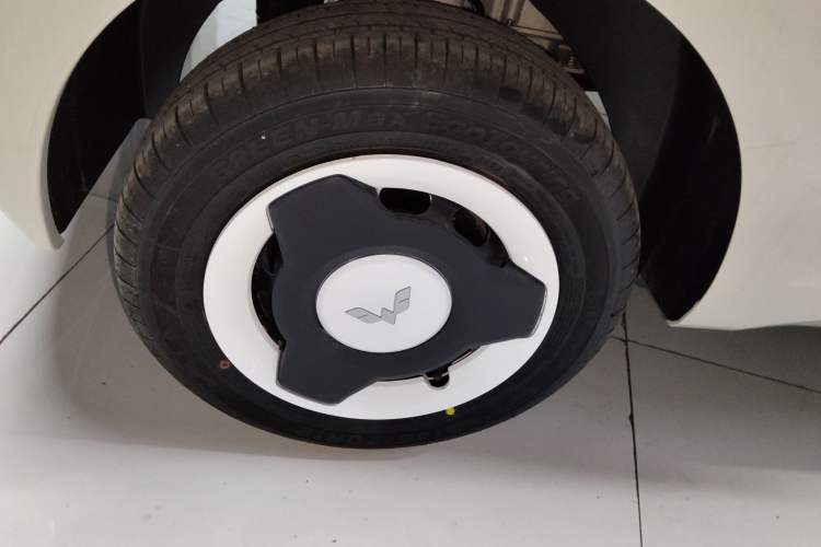 Used Wuling Hongguang MINIEV 2024 3rd Generation 215km Youth Edition Right Rear Wheel Hub