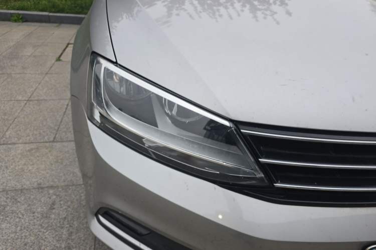 Used Volkswagen Sagitar 2018 180TSI DSG Prestige Edition Right Front Headlight