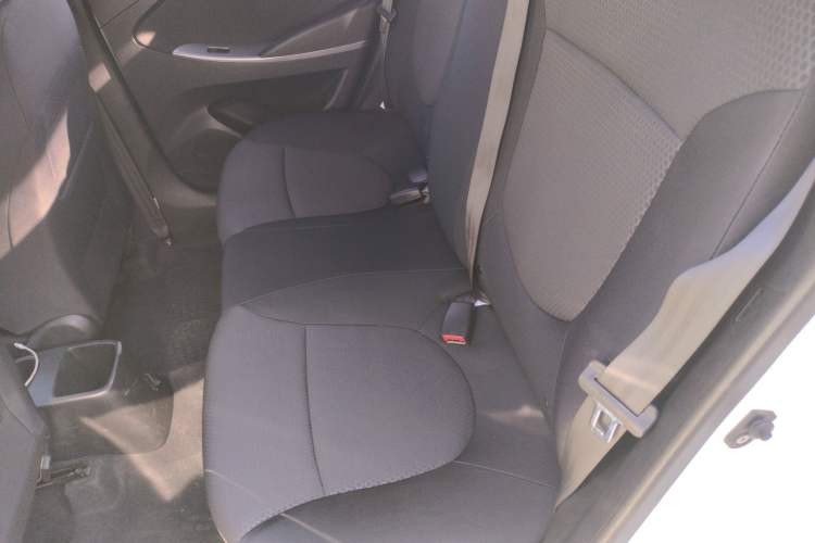 Used Hyundai Verna Ray 2014 1.6L Automatic TOP Left Rear Seat