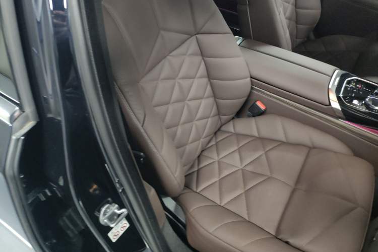 Used BMW 7 Series 2023 740Li Leading Model M Sport Package