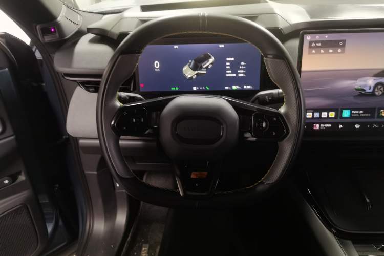 Used Lynk & Co 08 EM-P 2025 220 km All-Wheel-Drive Performance Halo