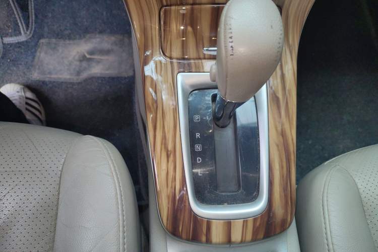 Used Nissan Sylphy 2012 1.8XL CVT Luxury Edition Gear Lever