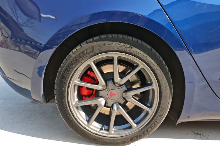 Used Tesla Model 3 2019 Long-Range All-Wheel-Drive Version