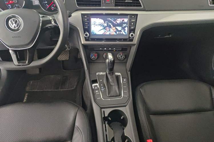 Used Volkswagen Lamando 2015 230TSI DSG Fashion Edition Gear Lever