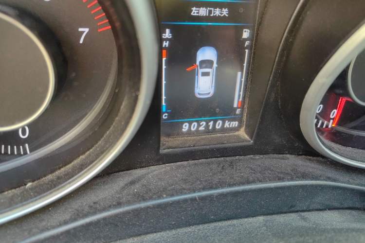 Used Leopaard CS10 2015 2.0T Manual Fashion Edition Odometer Close Up