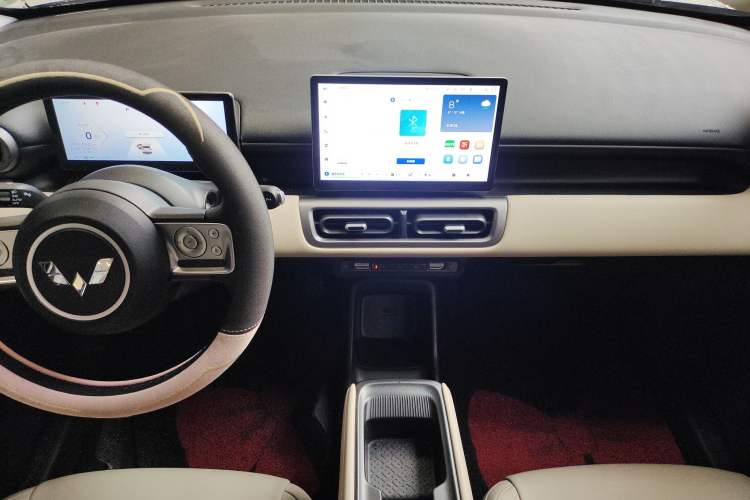 Used Wuling Bingo PLUS 2024 330 km Range Five-Seater Version
