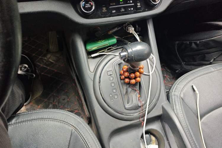 Used Kia Sportage R 2012 2.0L Automatic Two-Wheel Drive NAVI Gear Lever