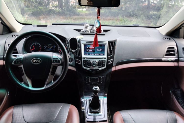 Used BYD Surui 2015 Revised Version 1.5L Manual Luxury Edition