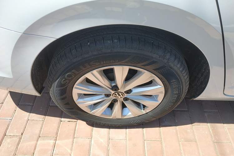Used Volkswagen Lavida 2023 New Sharp 1.5L Automatic Excellent New Edition Right Rear Wheel Hub