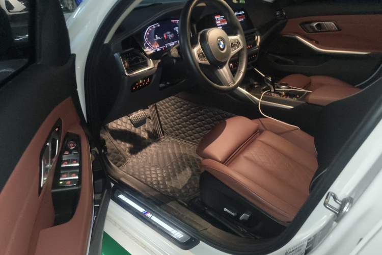 Used BMW 3 Series 2022 Updated 325i M Sport Package Driver Seat