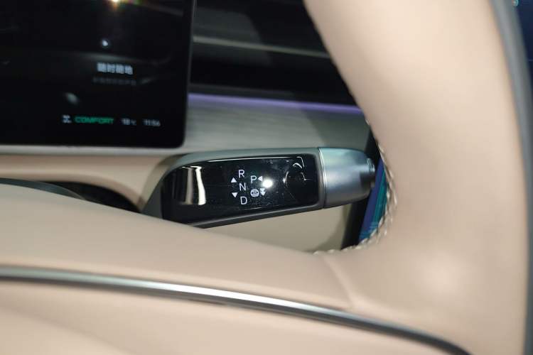 Used XPeng X9 2025 740 Ultra-Long Range Max