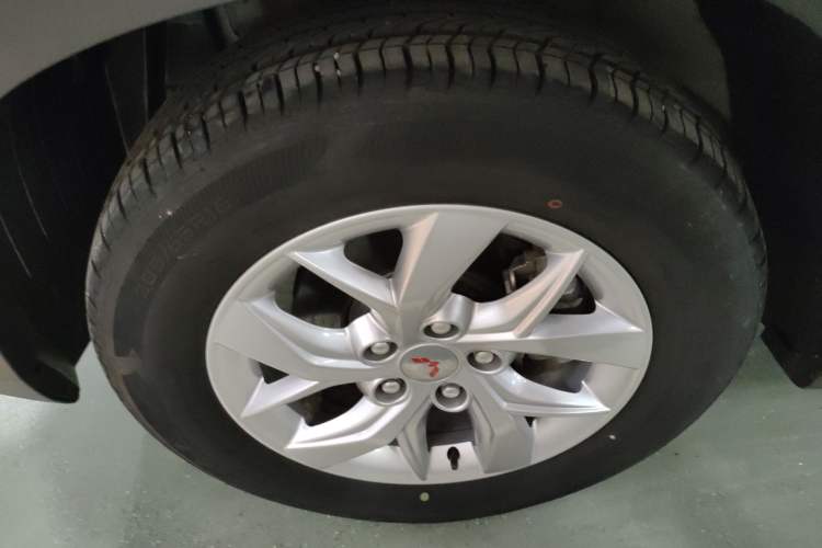 Used Wuling Hongguang S3 2019 1.5L Manual Comfort Model China VI Standard Left Front Wheel Hub