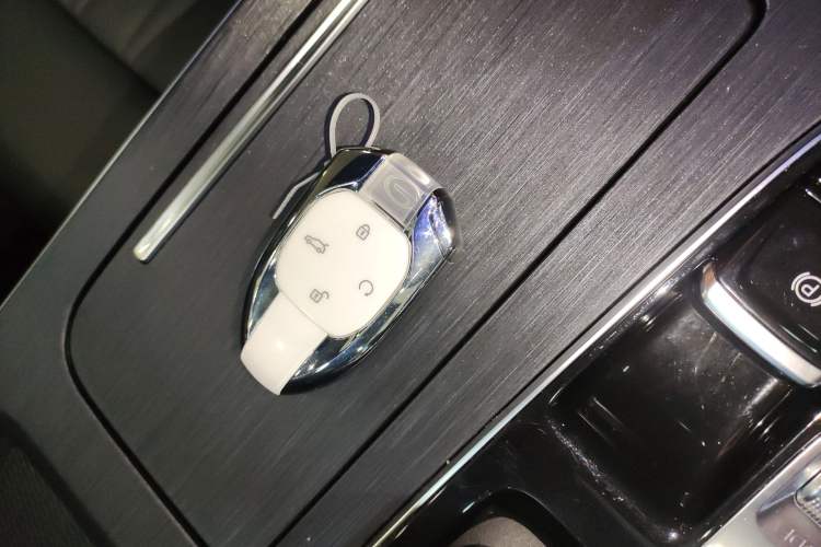 Used GAC Trumpchi GS8 2024 Linghang Series 2.0 TGDI Two-Wheel Drive Luxury Smart Connectivity Version
