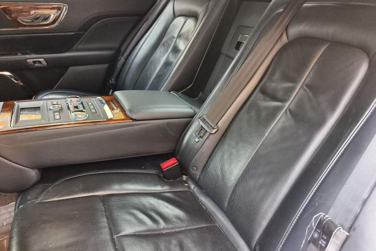 Used Lincoln Continental 2017 2.0T Two-Wheel-Drive Luxury Edition Left Rear Seat