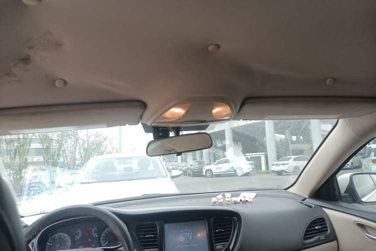 Used Fiat Viaggio 2012 1.4T Automatic Enjoyment Edition Headliner